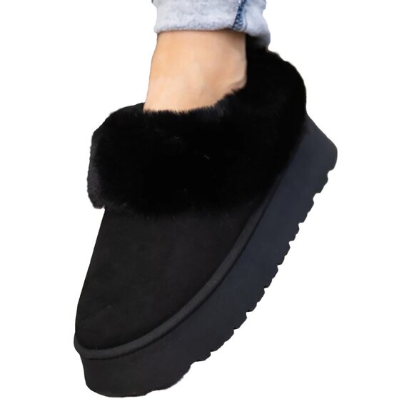 NEW WILD DIVA Faux-Fur Platform Slip On Booties, Cozy Warm, Indoor/Outdoor - Picture 2 of 3